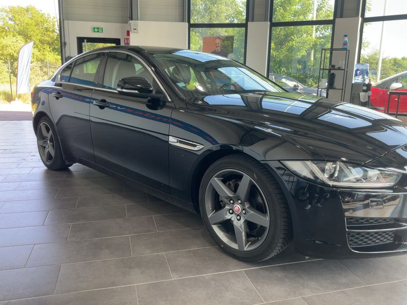 Jaguar XE 20d Prestige 2016 – снимка 12