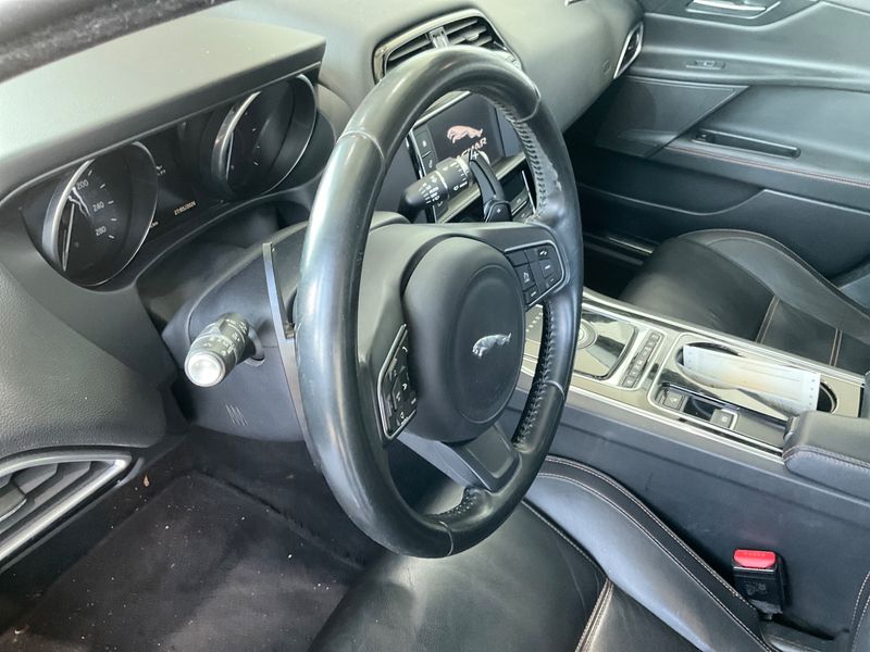 Jaguar XE 20d Prestige 2016 – снимка 26