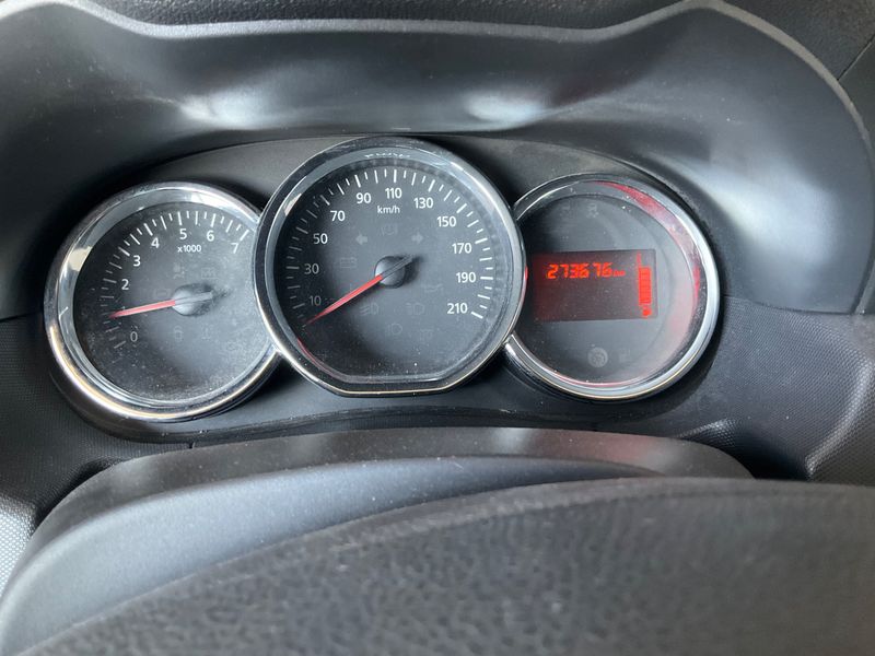 Dacia Duster 1.5 dCi Laureate 4x2 2014 – снимка 4