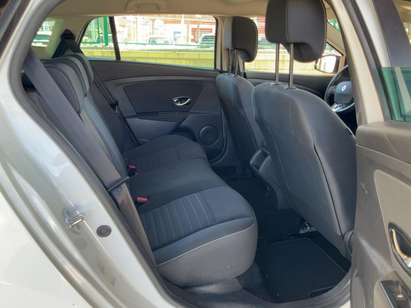 Renault Megane 1.5 dCi Limited 2016 – снимка 19