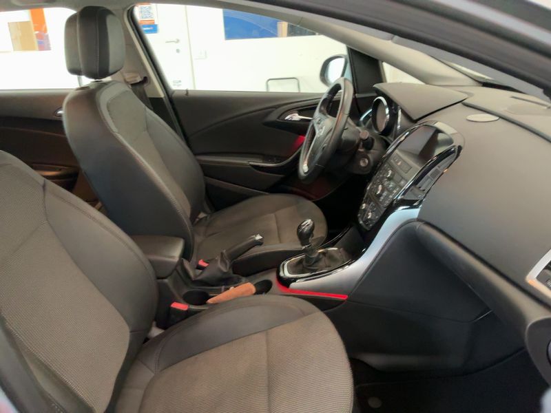 Opel Astra 1.6 CDTI Cosmo 2015 – снимка 11