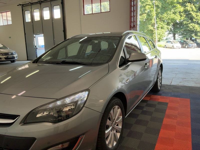 Opel Astra 1.6 CDTI Cosmo 2015 – снимка 2