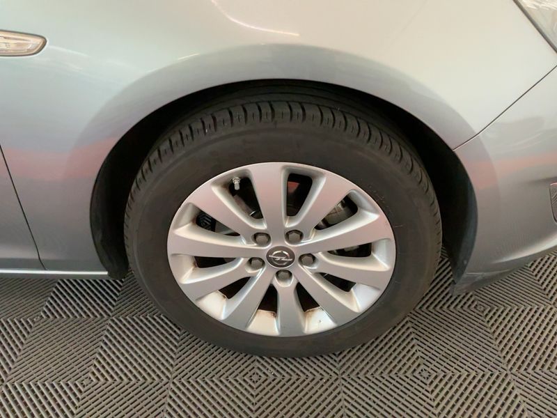 Opel Astra 1.6 CDTI Cosmo 2015 – снимка 19