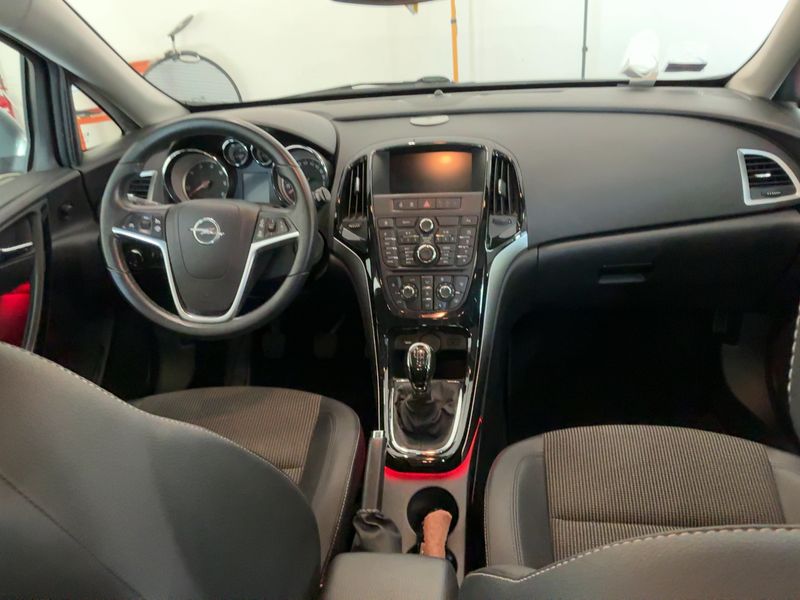 Opel Astra 1.6 CDTI Cosmo 2015 – снимка 12