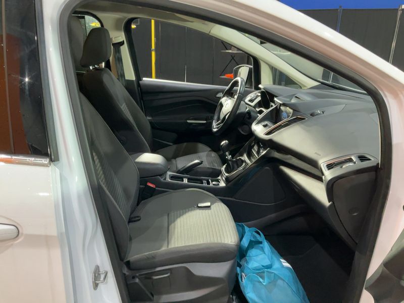 Ford Grand C-Max 1.0 EcoBoost Titanium 2017 – снимка 17