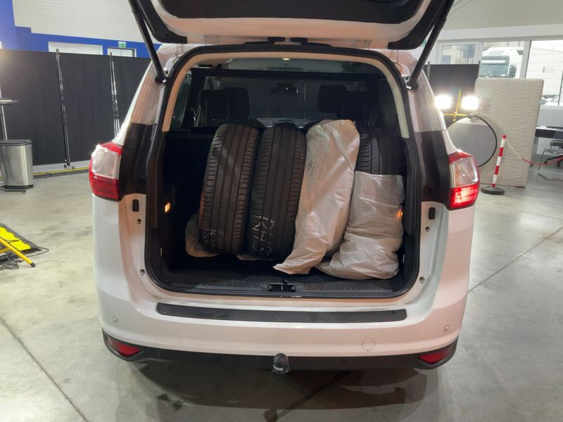 Ford Grand C-Max 1.0 EcoBoost Titanium 2017 – снимка 16