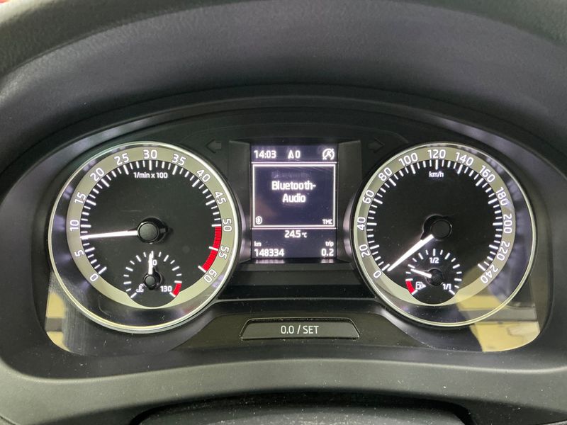 Skoda Rapid Spaceback 1.4 TDI Edition 2015 – снимка 19