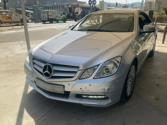 Mercedes-Benz E-Klasse E 250 CGI BlueEfficiency Avantgarde 2011 – снимка 1