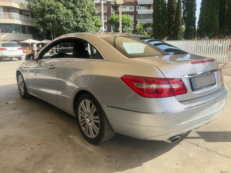 Mercedes-Benz E-Klasse E 250 CGI BlueEfficiency Avantgarde 2011 – снимка 6