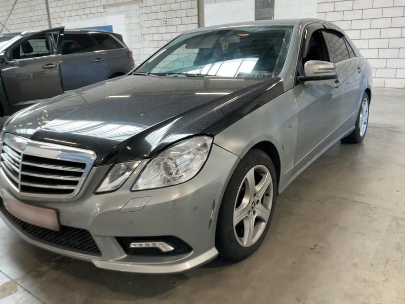 Mercedes-Benz E-Klasse E 220 CDI BlueEfficiency Avantgarde 2009 – снимка 2