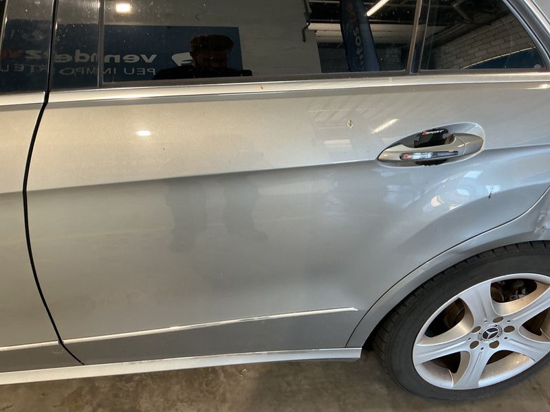 Mercedes-Benz E-Klasse E 220 CDI BlueEfficiency Avantgarde 2009 – снимка 25