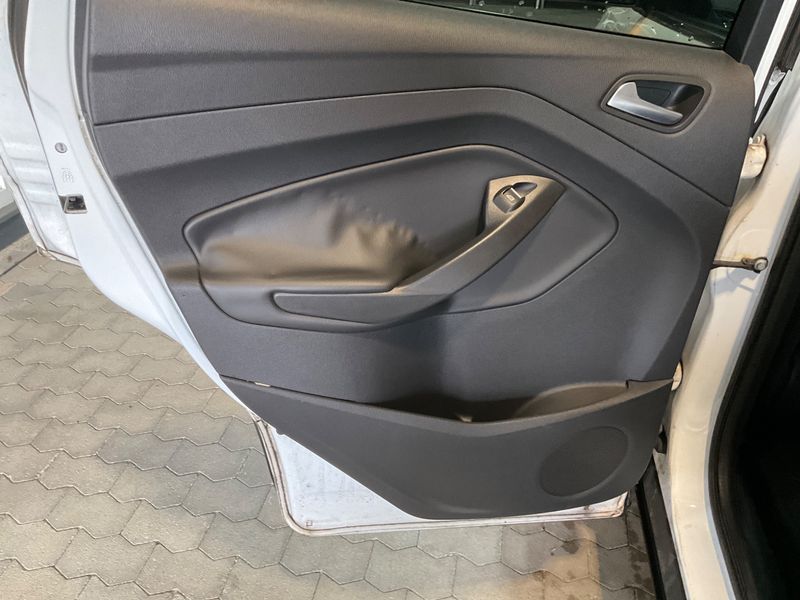 Ford Kuga 2.0 TDCi Titanium 2018 – снимка 31