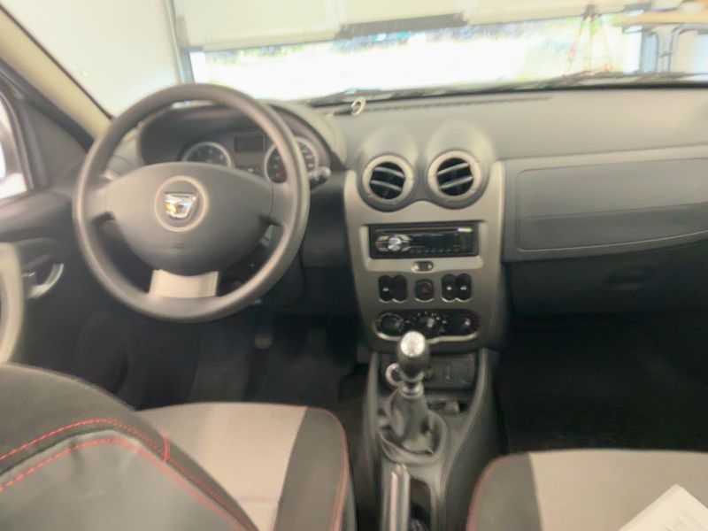 Dacia Duster 1.5 dCi Laureate 4x4 2012 – снимка 17