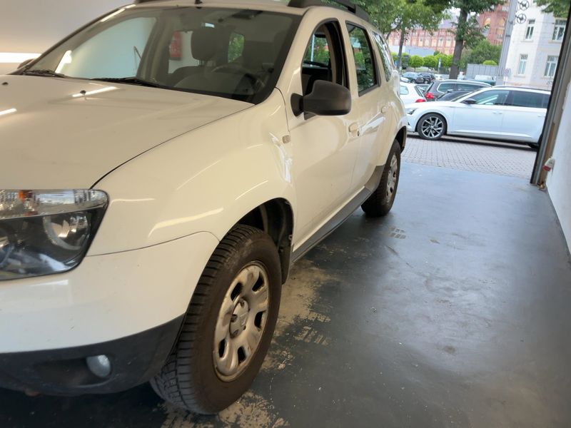 Dacia Duster 1.5 dCi Laureate 4x4 2012 – снимка 2
