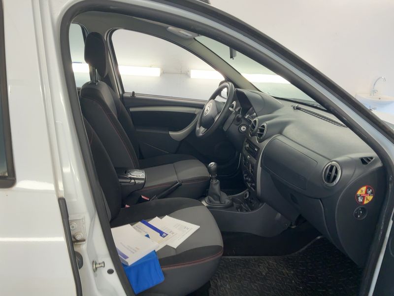 Dacia Duster 1.5 dCi Laureate 4x4 2012 – снимка 16