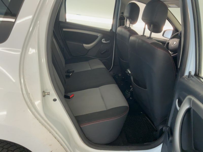 Dacia Duster 1.5 dCi Laureate 4x4 2012 – снимка 19