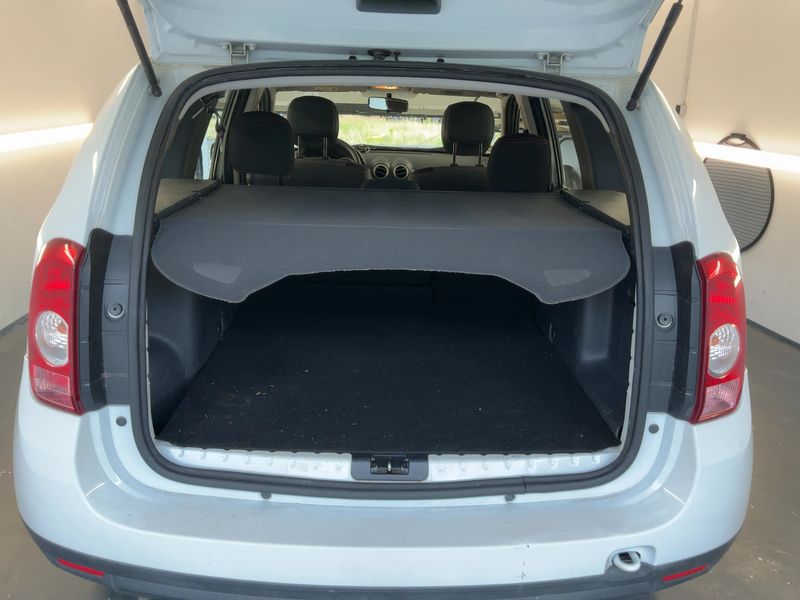 Dacia Duster 1.5 dCi Laureate 4x4 2012 – снимка 15