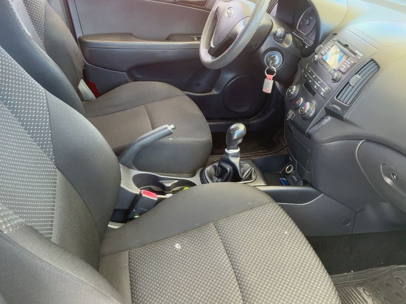 Hyundai i30 1.6 CRDi Classic 2011 – снимка 16