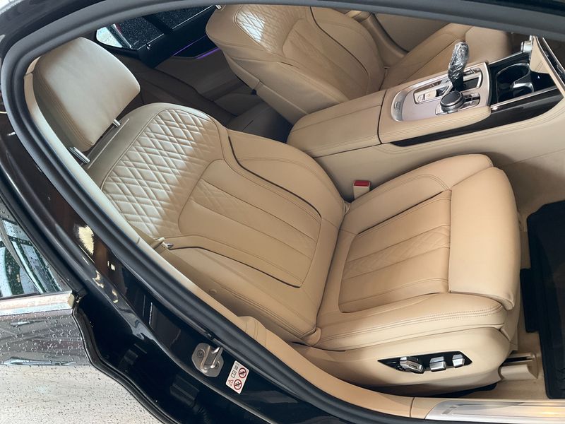 BMW 7er 750i xDrive 2017 – снимка 31