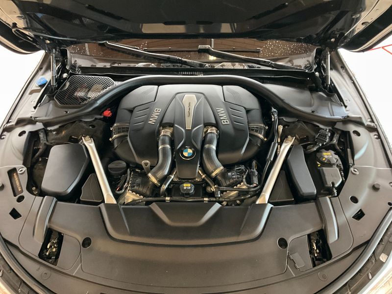 BMW 7er 750i xDrive 2017 – снимка 39