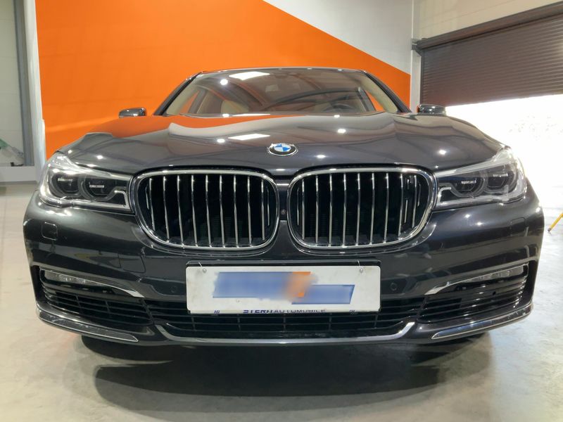 BMW 7er 750i xDrive 2017 – снимка 14