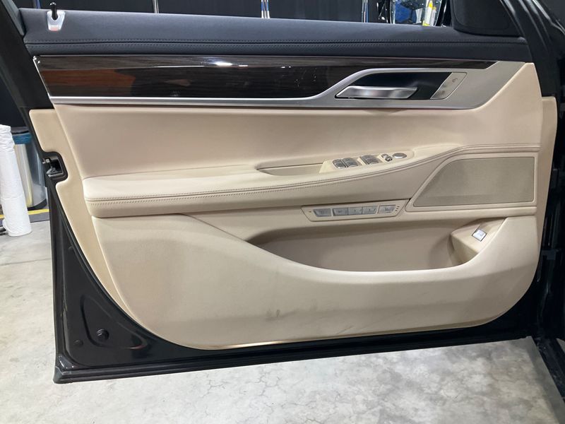 BMW 7er 750i xDrive 2017 – снимка 30