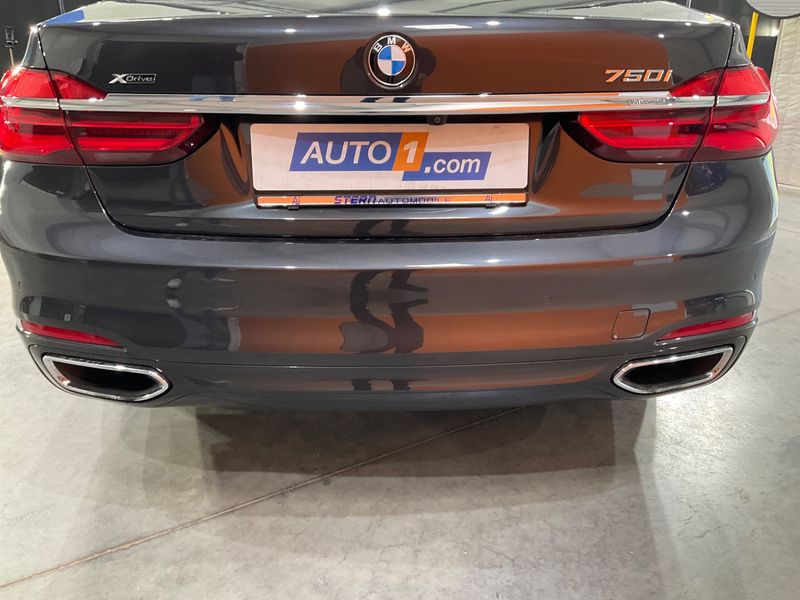 BMW 7er 750i xDrive 2017 – снимка 33
