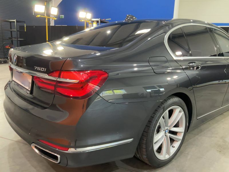 BMW 7er 750i xDrive 2017 – снимка 8