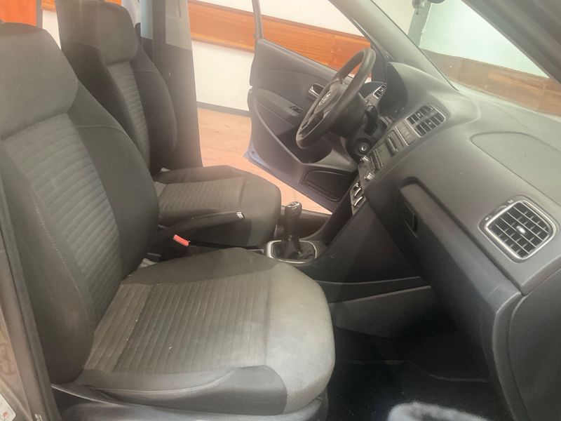 Volkswagen Polo 1.6 TDI Comfortline BlueMotion Tech 2011 – снимка 3