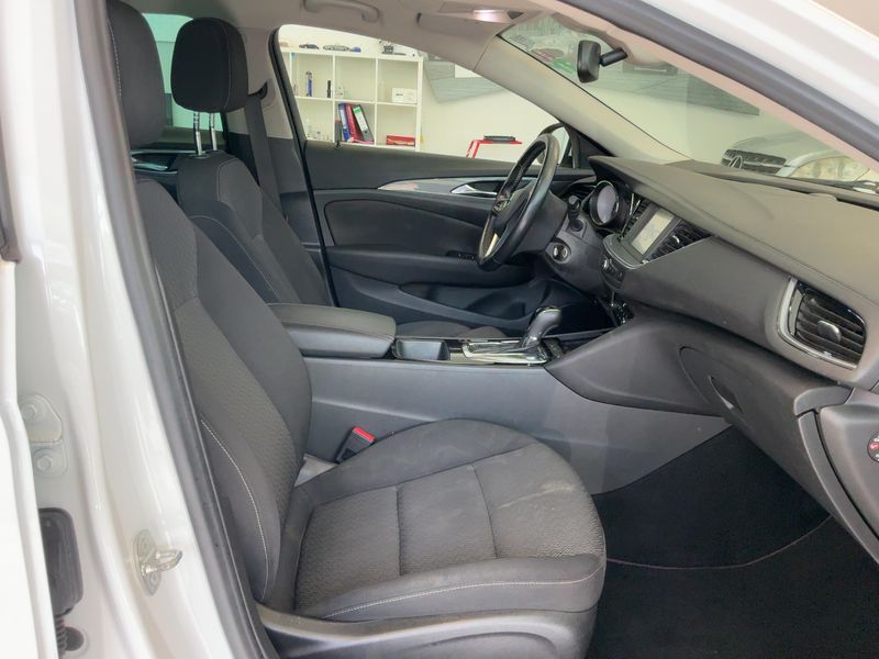Opel Insignia Sports Tourer 2.0 CDTI Business Edition 2020 – снимка 17
