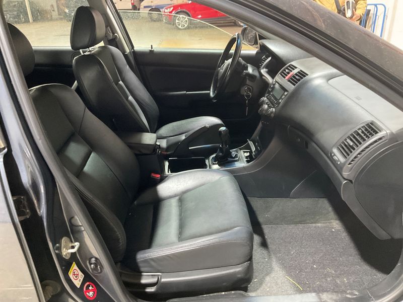 Honda Accord 2.2 CTDI I-CTDi Executive 2004 – снимка 3