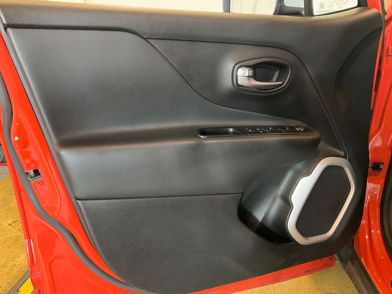 Jeep Renegade 1.6 M-Jet Limited FWD 2015 – снимка 25