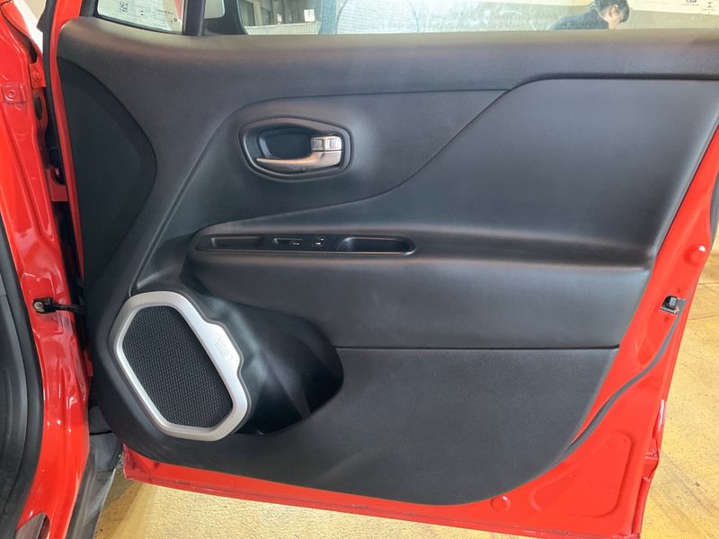 Jeep Renegade 1.6 M-Jet Limited FWD 2015 – снимка 29