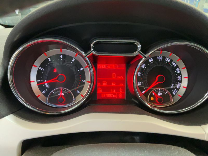 Opel Adam 1.4 Jam 2015 – снимка 18