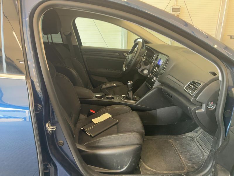 Renault Megane 1.3 TCe Limited 2019 – снимка 17
