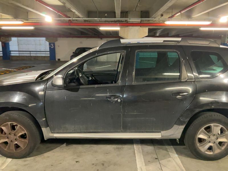 Dacia Duster 1.5 dCi Laureate 4x4 2011 – снимка 4
