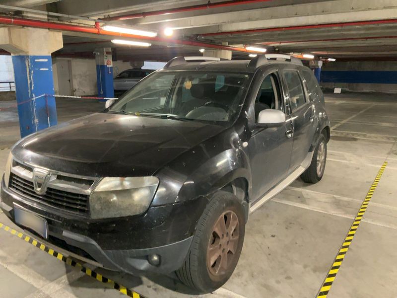 Dacia Duster 1.5 dCi Laureate 4x4 2011 – снимка 2