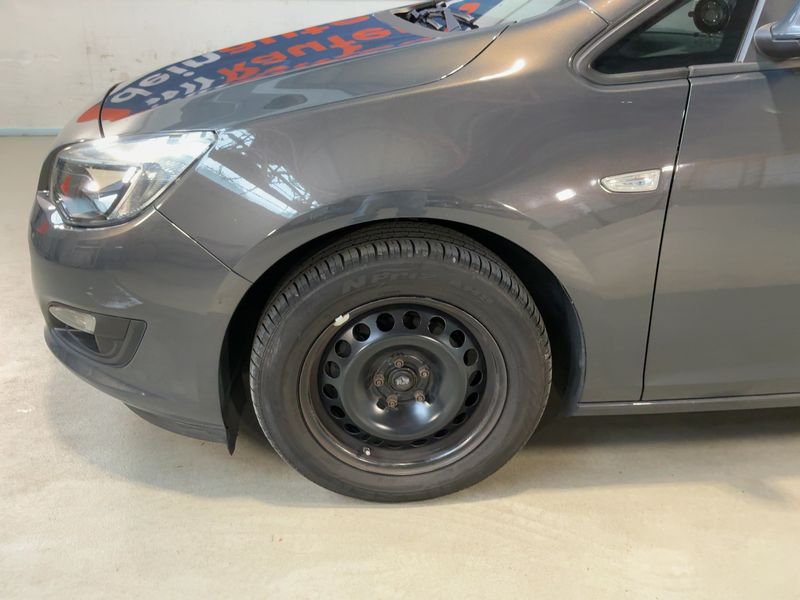 Opel Astra 1.4 Turbo Edition 2014 – снимка 3