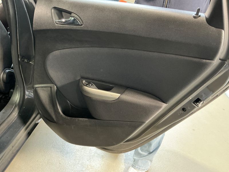 Opel Astra 1.4 Turbo Edition 2014 – снимка 35