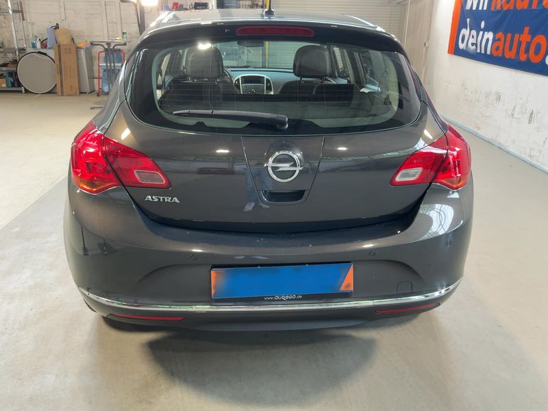 Opel Astra 1.4 Turbo Edition 2014 – снимка 7