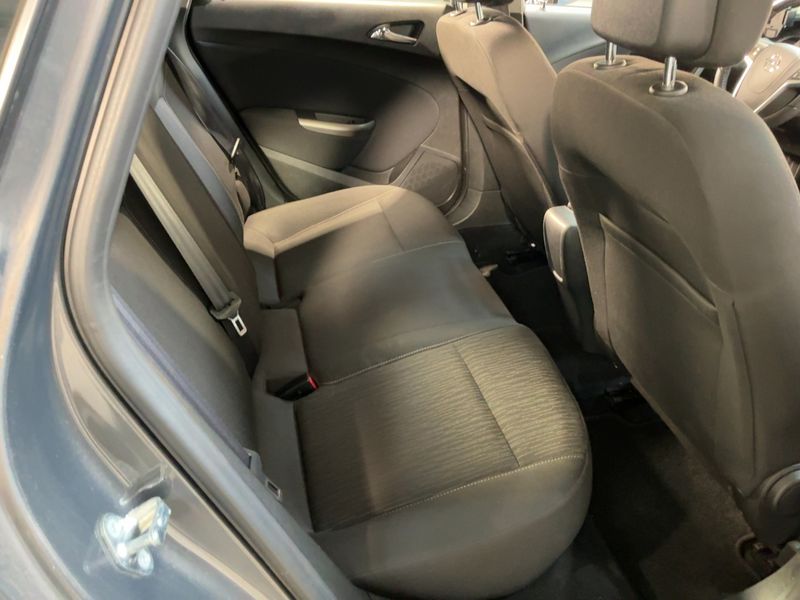 Opel Astra 1.4 Turbo Edition 2014 – снимка 20