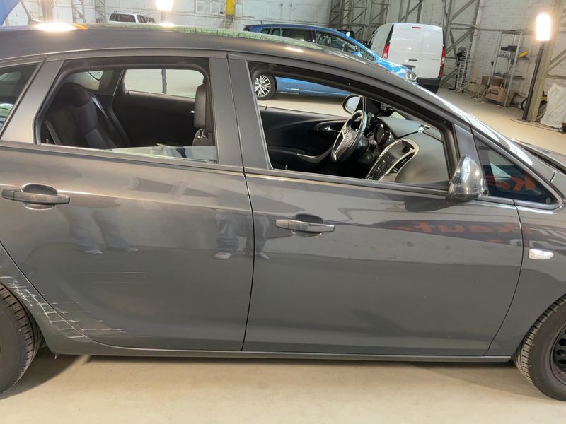 Opel Astra 1.4 Turbo Edition 2014 – снимка 10