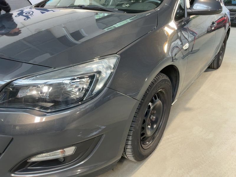 Opel Astra 1.4 Turbo Edition 2014 – снимка 2
