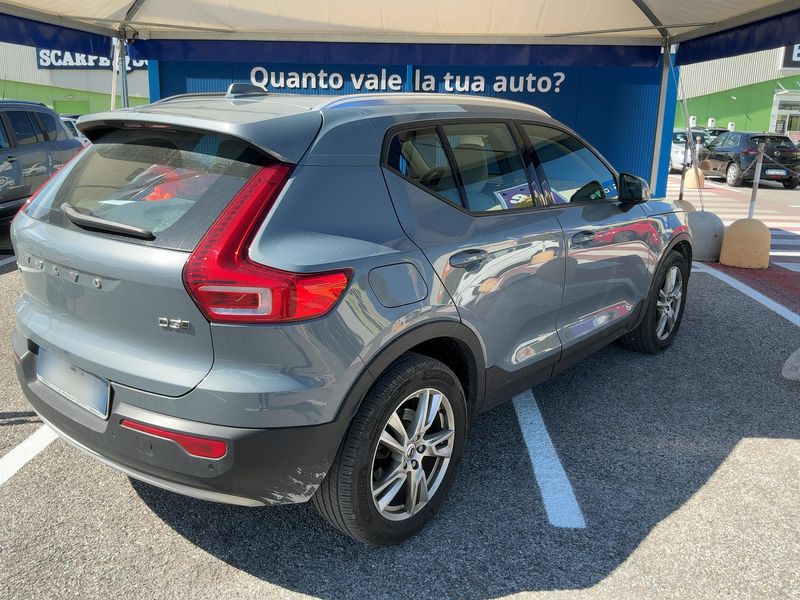 Volvo XC40 2.0 D3 Momentum AWD 2019 – снимка 8
