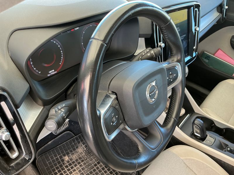 Volvo XC40 2.0 D3 Momentum AWD 2019 – снимка 24