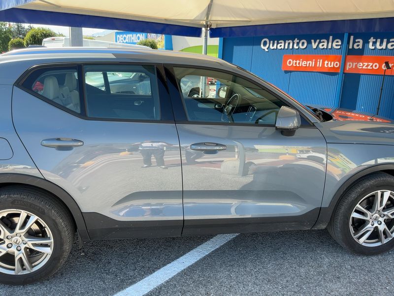 Volvo XC40 2.0 D3 Momentum AWD 2019 – снимка 10