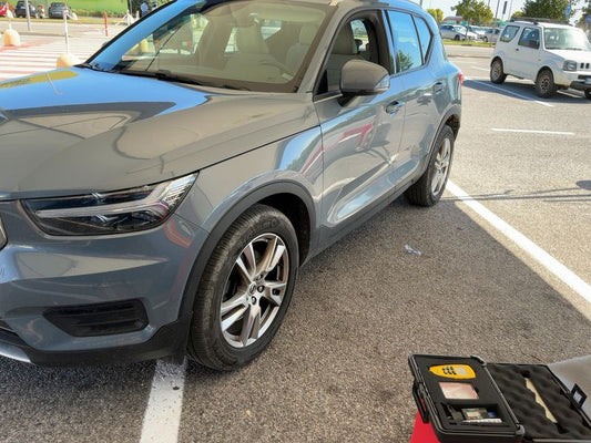 Volvo XC40 2.0 D3 Momentum AWD 2019 – снимка 2