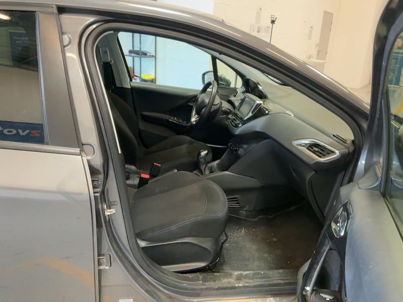 Peugeot 208 1.5 Blue-HDi Signature 2019 – снимка 16