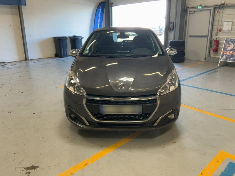 Peugeot 208 1.5 Blue-HDi Signature 2019 – снимка 14