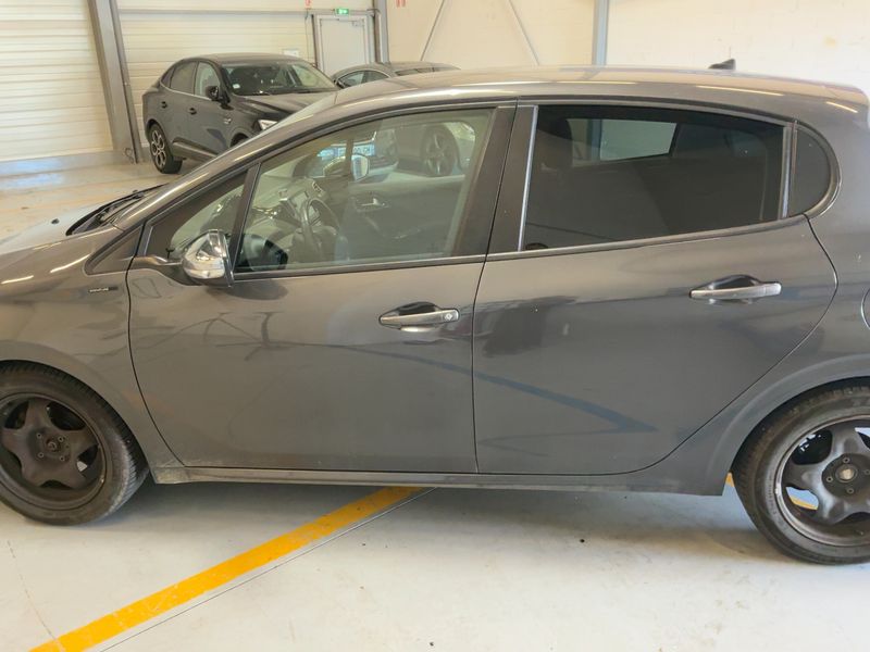 Peugeot 208 1.5 Blue-HDi Signature 2019 – снимка 4